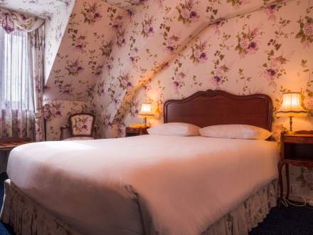 Chateau des Bondons-chambres-sta,dards-3-La Ferte-sous-jouarre
